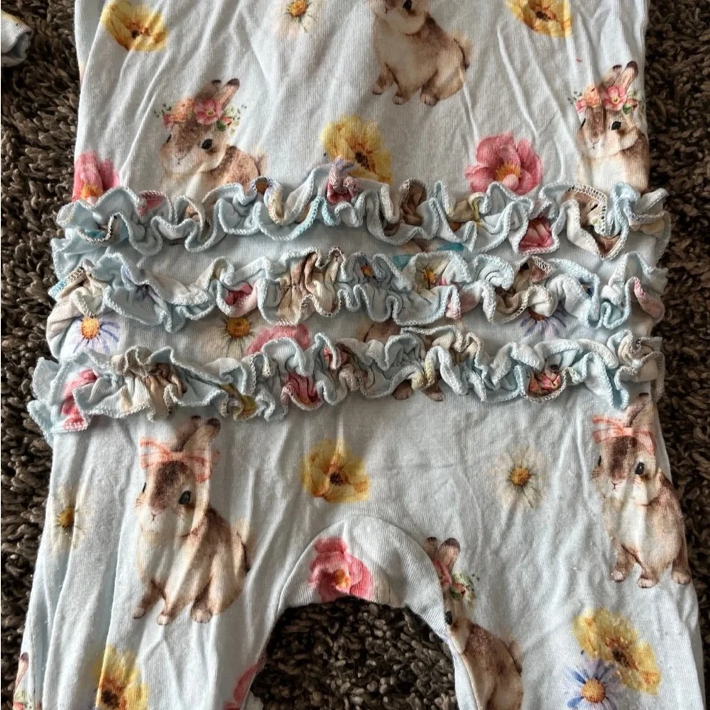 POSH PEANUT Tinsley Jane Bunny Print Ruffled Fitted Footie Pajamas Girls 0-3 MO